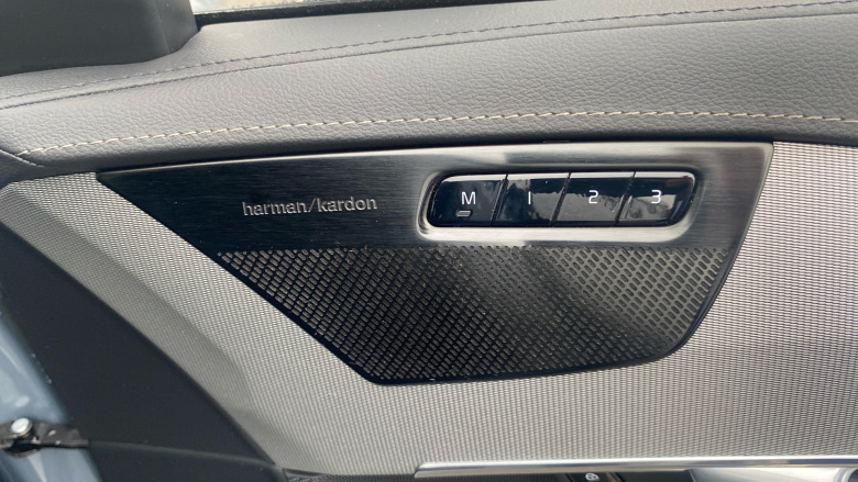 Volvo XC90 2.0 B5P [250] Plus Dark 5dr AWD Geartronic Petrol Estate